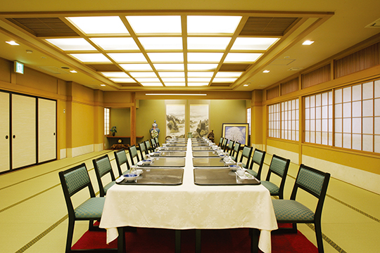 大広間（テーブル席）